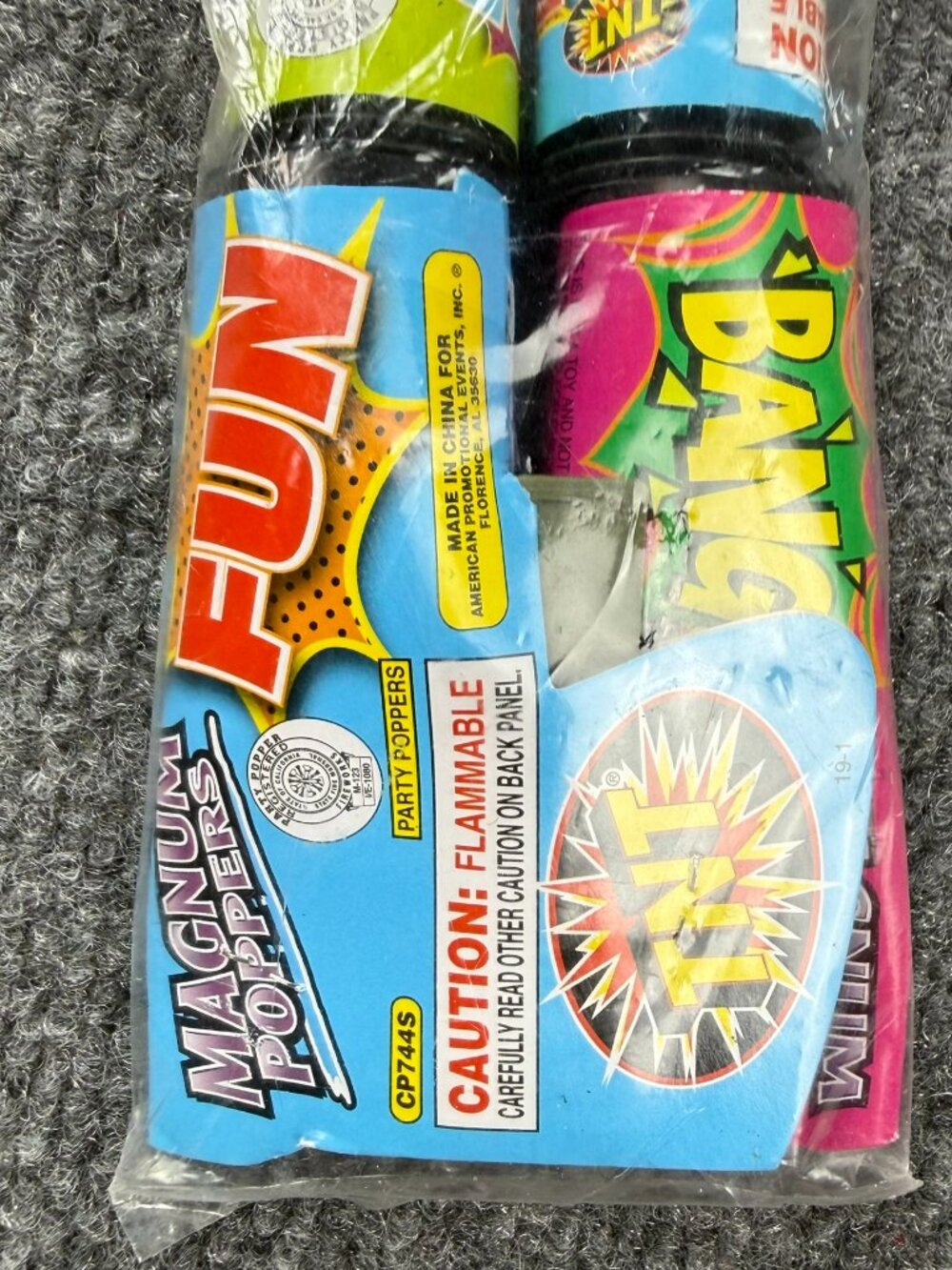 Vintage TNT Fireworks Party Time Popper Fun Pak 4 Pcs Magnum Poppers CP738M
